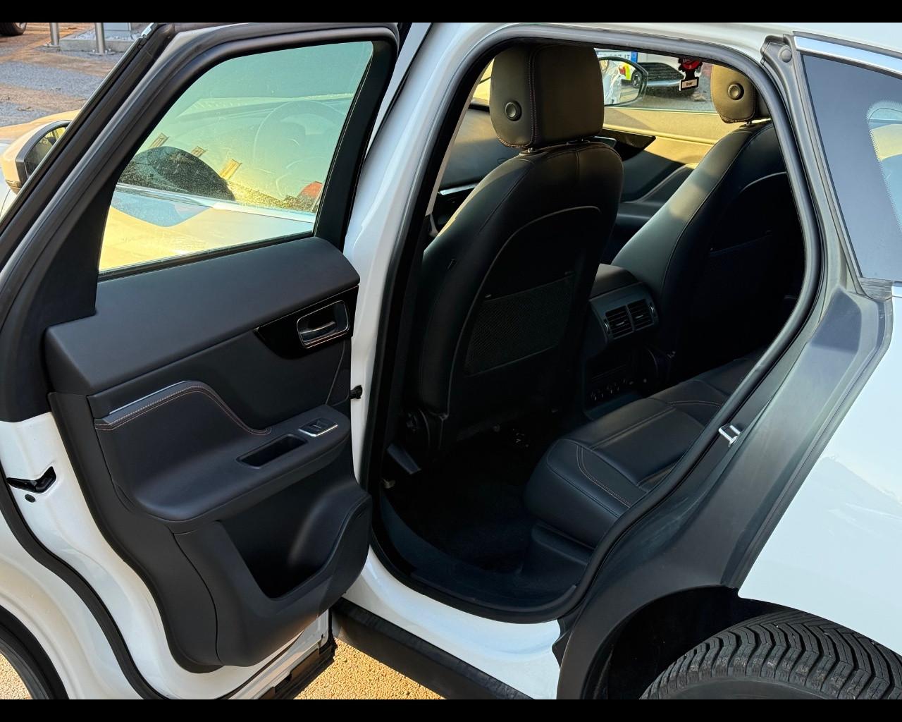 JAGUAR F-Pace (X761) - F-Pace 2.0 D 180 CV aut. Pure