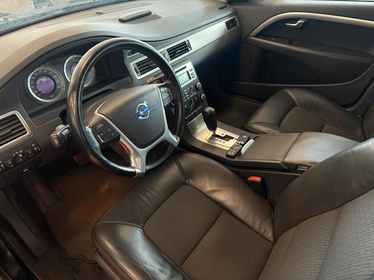 Volvo V70 2.4 D5 Geartronic Summum