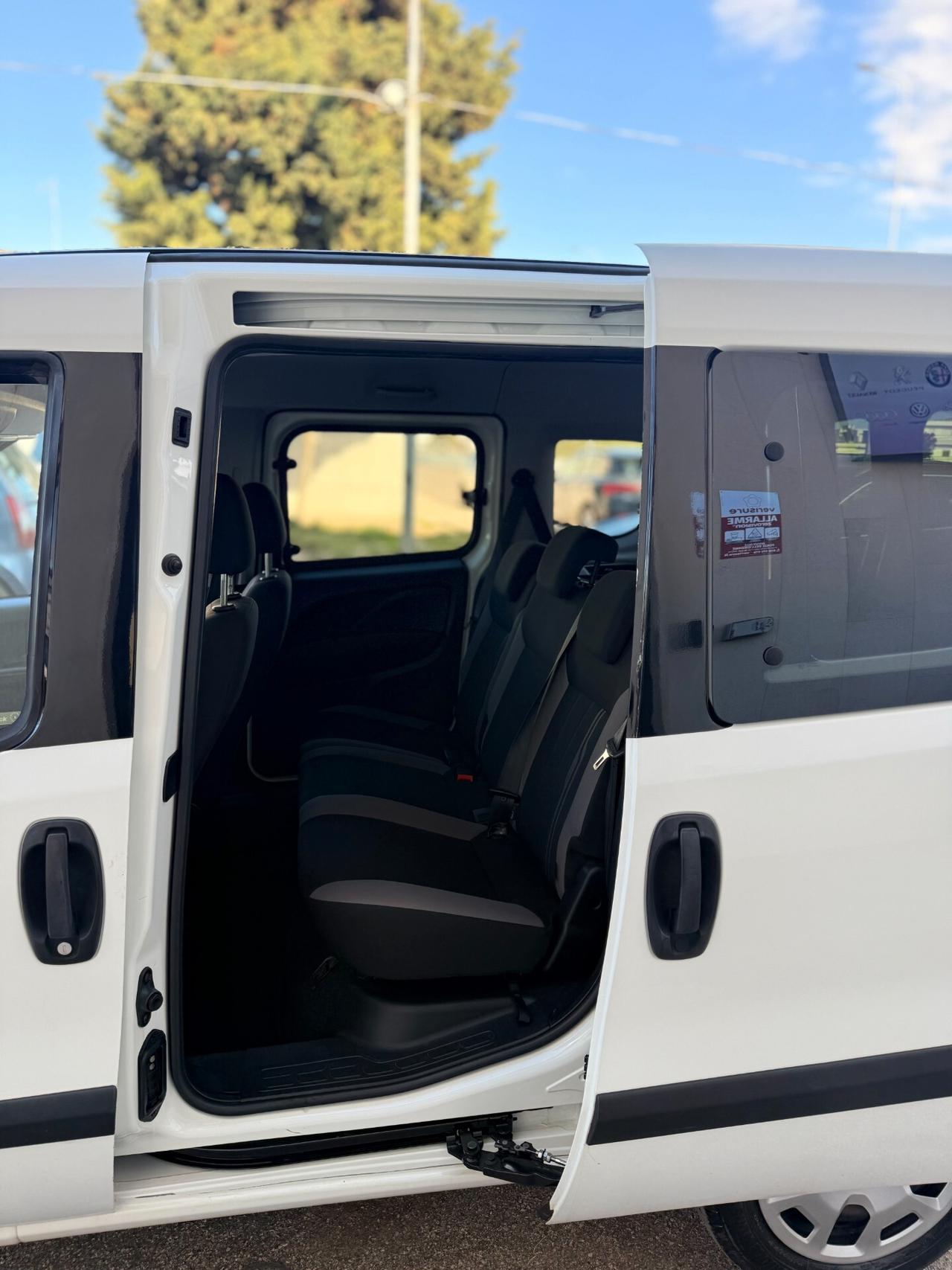 Fiat Doblo 1.6 MJT 16v Lounge N1 5POSTI con NAVI,BLOCK SHAFT,BLUETOOTH,SCHERMO TOUCH