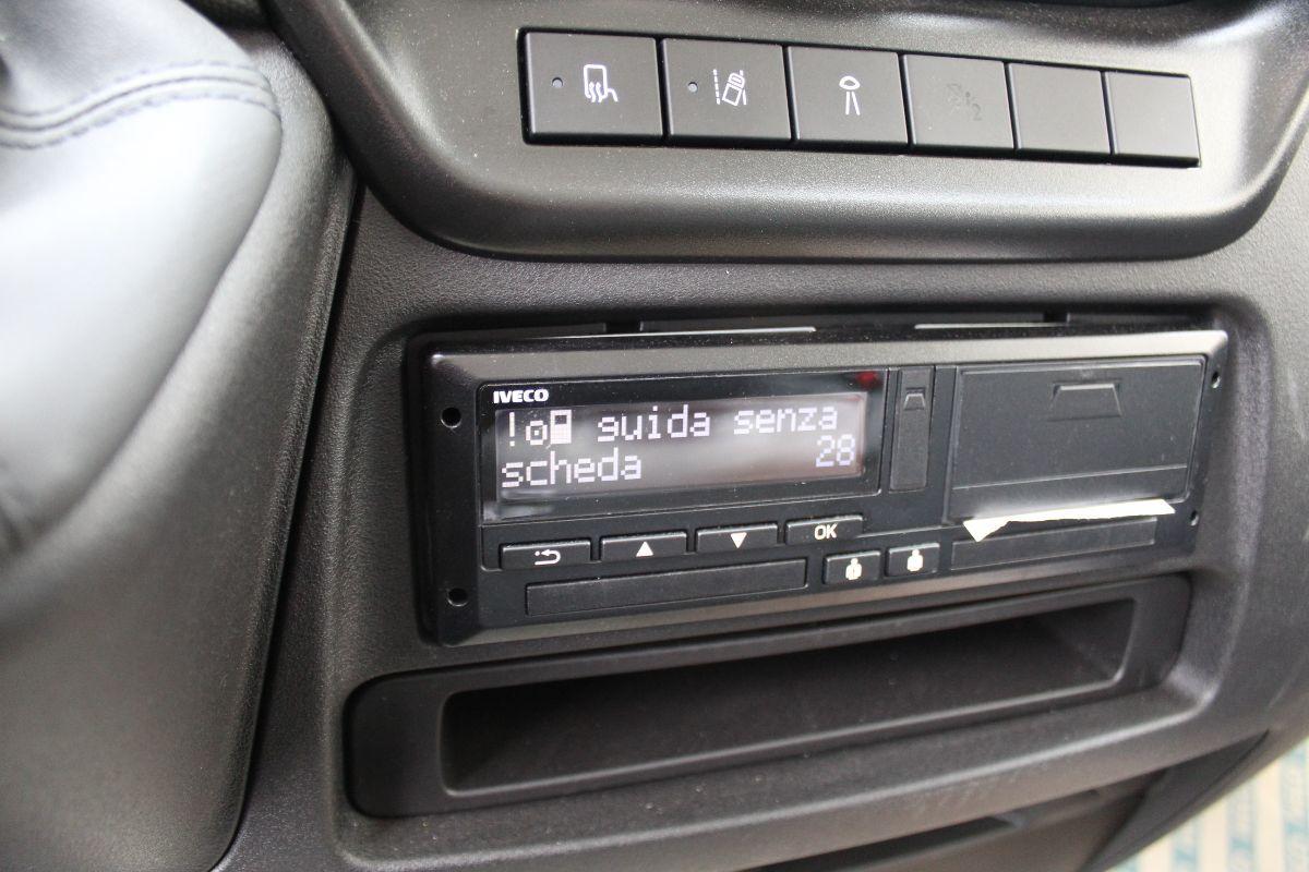 IVECO Daily 40-180 Hi-Matic Carroattrezzi