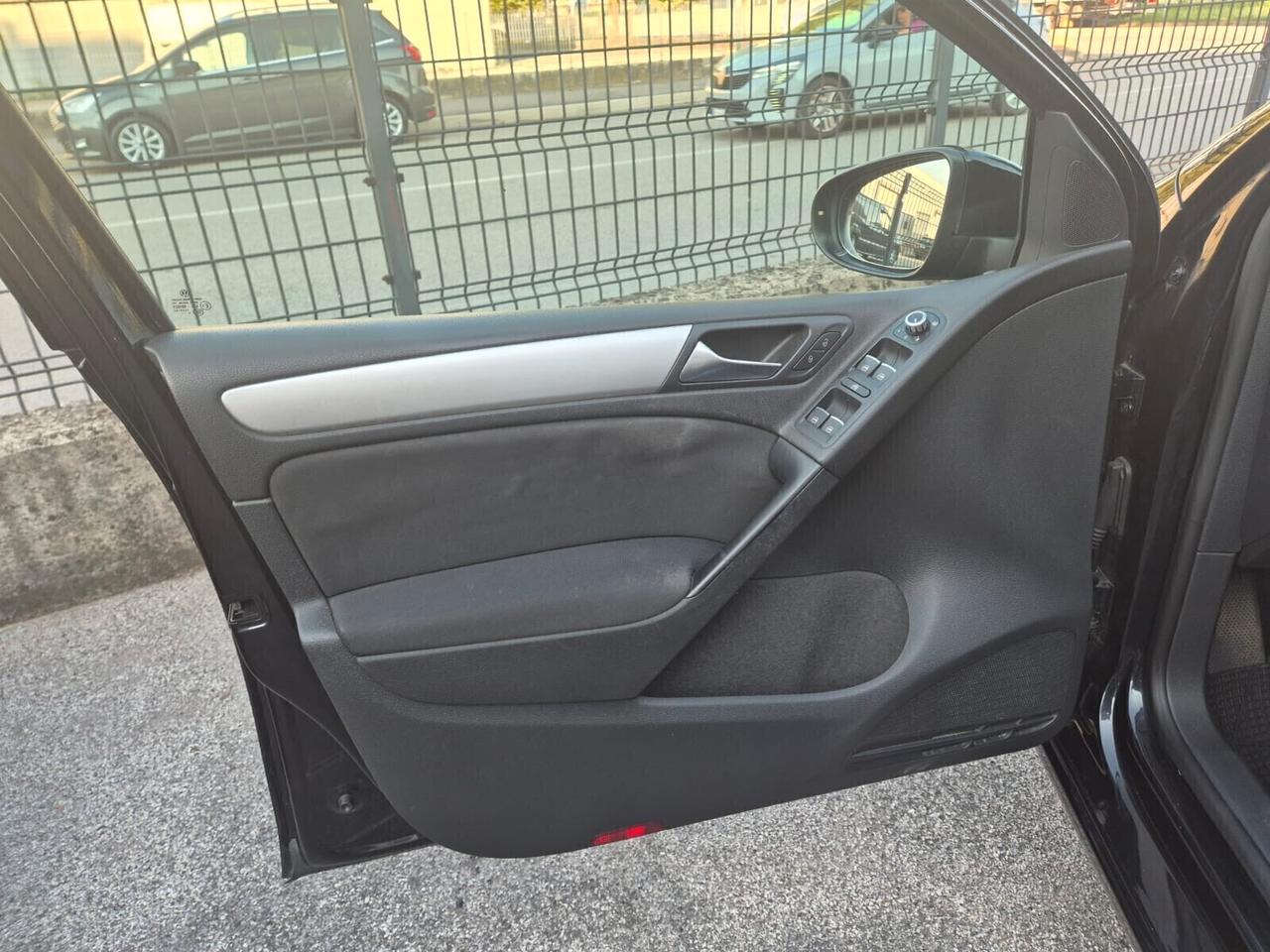 VW Golf 1.6 Highline BFuel E5A-Scad. GPL '30!!!