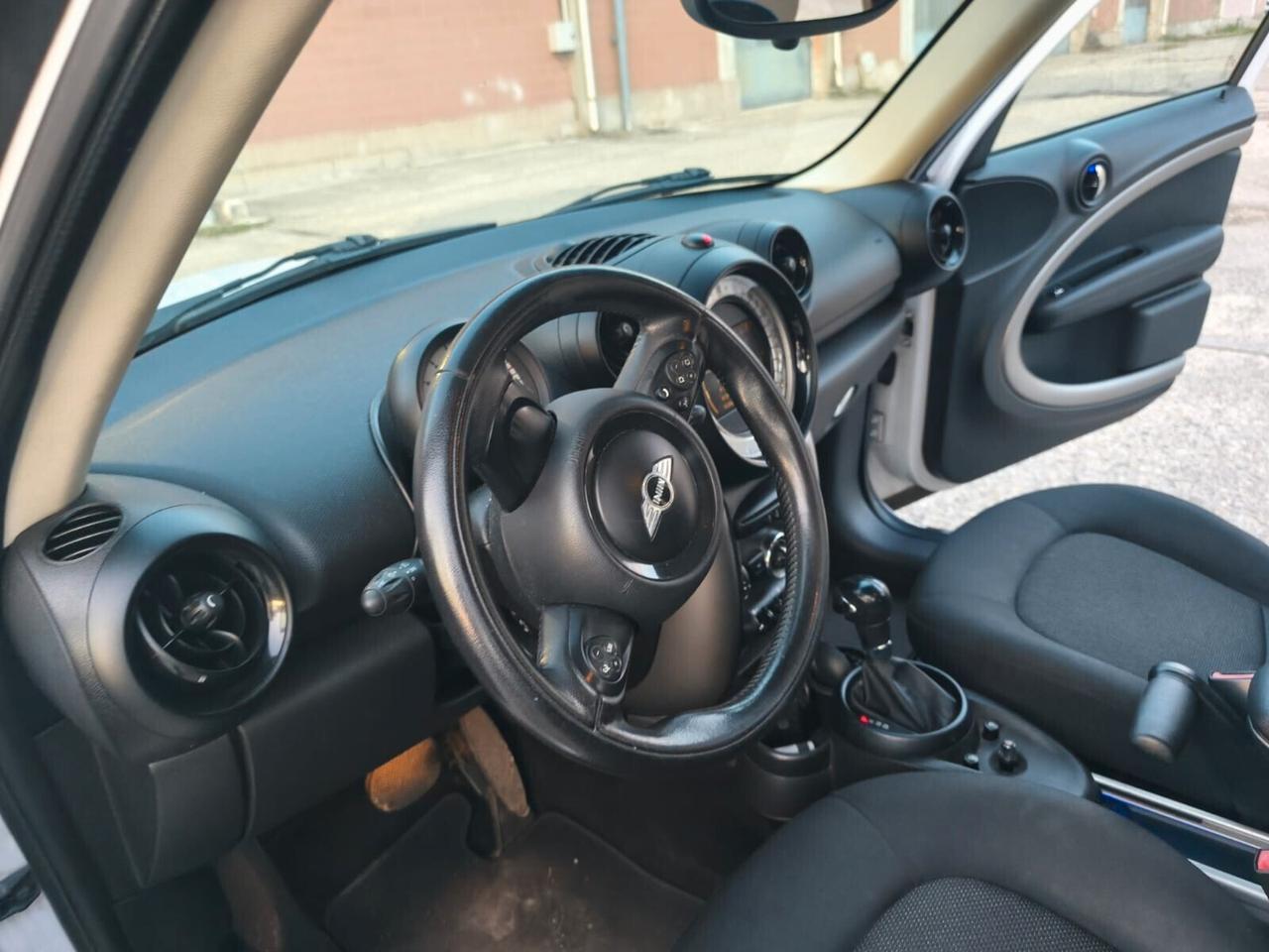 Mini Cooper Countryman 2014---1.6 Benzina