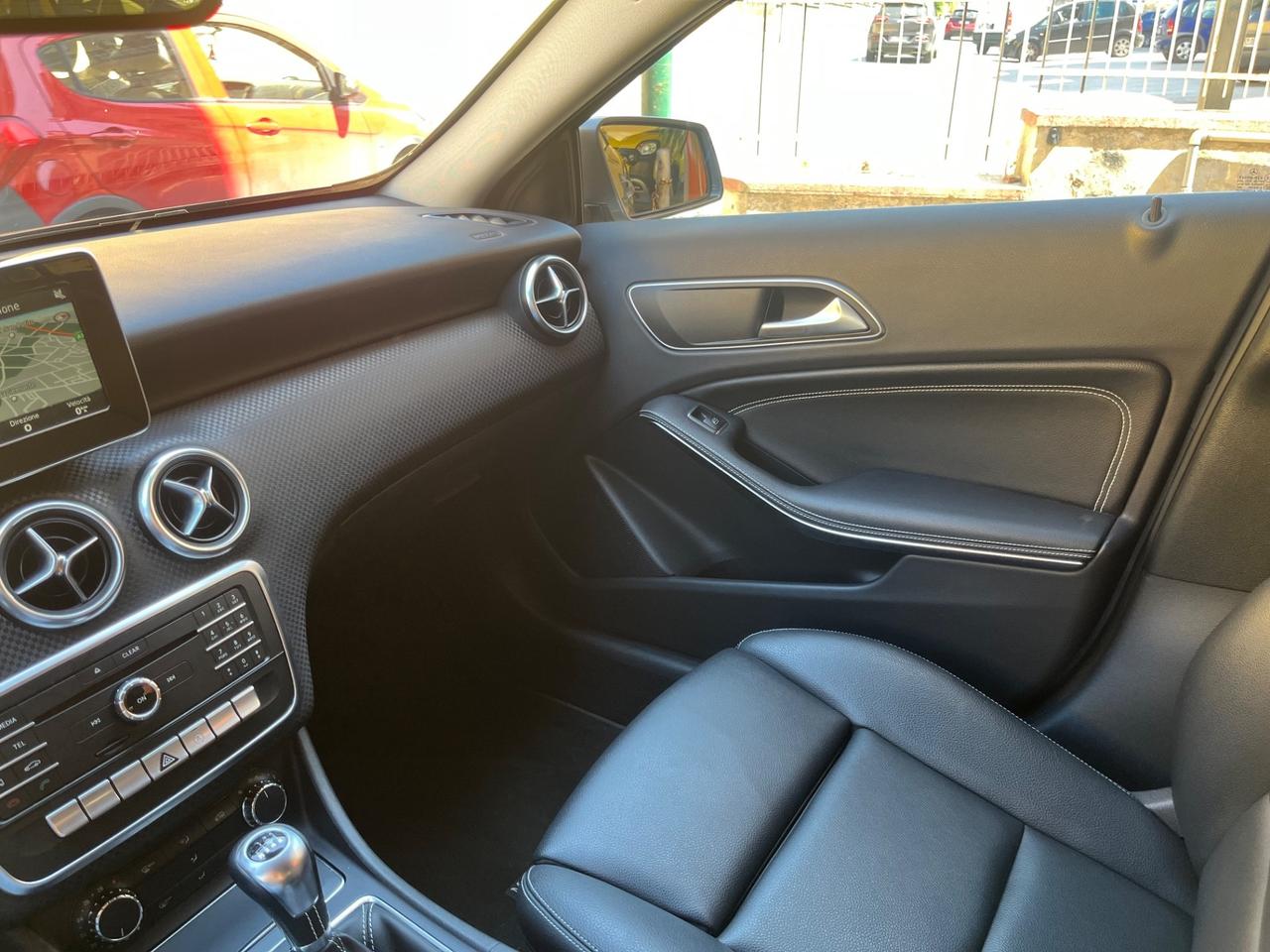 Mercedes-benz A 180d PREMIUM