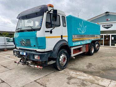 MERCEDES-BENZ 25-34 SK 6X2 LAVASTRADE CON CISTERNA IN ACCIAIO