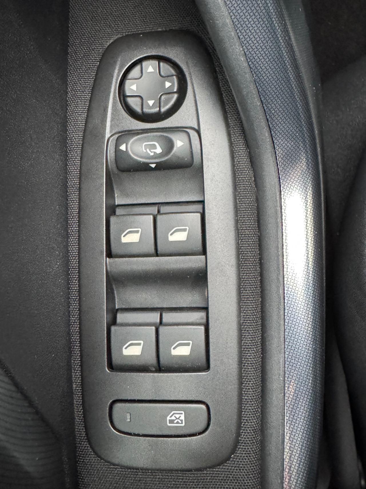 Peugeot 2008 1.5 hdi SOLO 59.000 KM/ALLURE