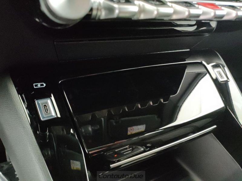 Peugeot 2008 2008 1.2 hybrid Allure 145cv e-dcs6