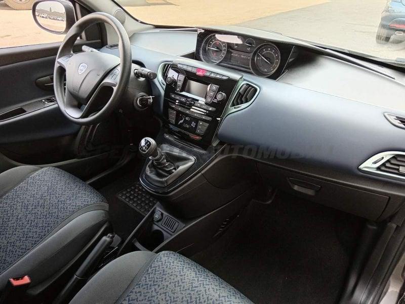 Lancia Ypsilon Ypsilon 1.0 firefly hybrid Oro s&s 70cv