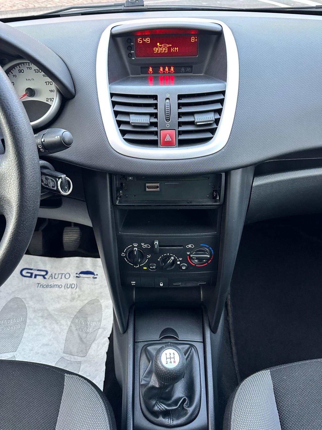 Peugeot 207 1.4Bz 8V 75CV 5p. X Line -Neopatentati