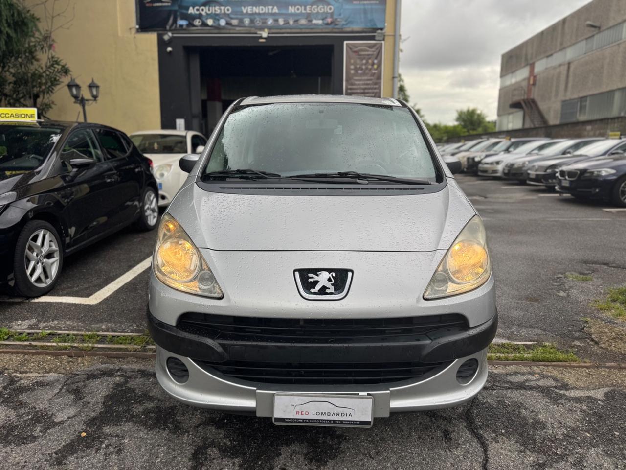 Peugeot 1007 1.4 HDi Sporty neopatentati
