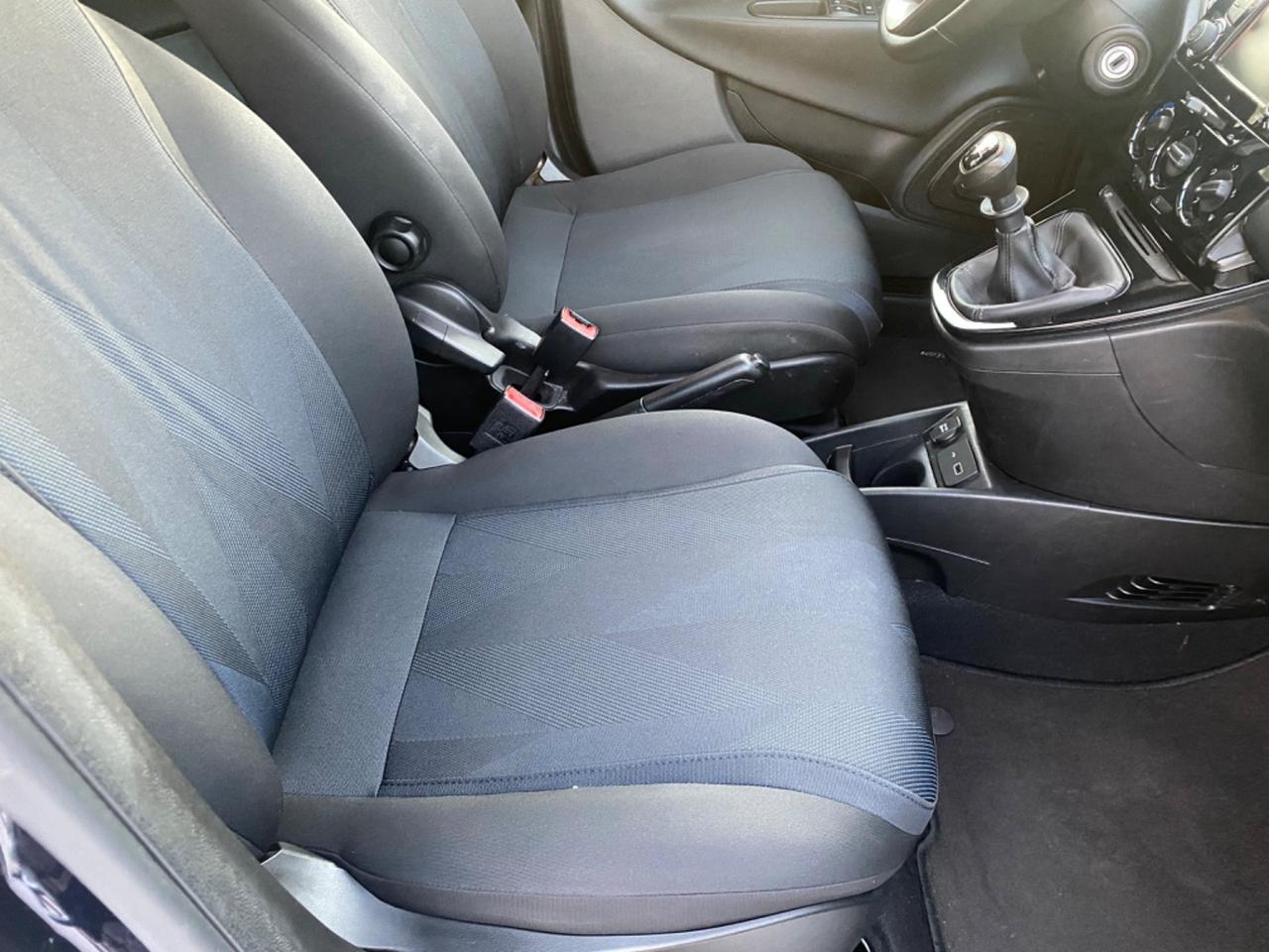 Lancia Ypsilon 1.2 69 CV 5 porte Gold