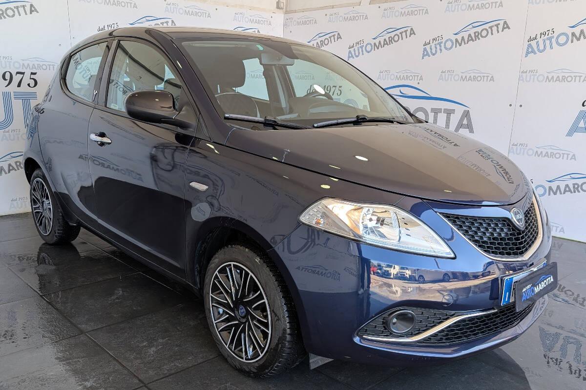 Lancia Ypsilon 1.2 Gold 69cv