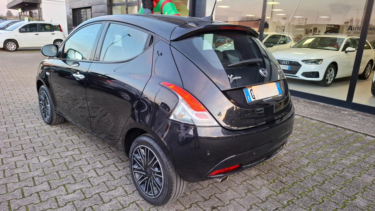 Lancia Ypsilon 5 Porte Ypsilon 1.0 firefly hybrid Gold s&s 70cv