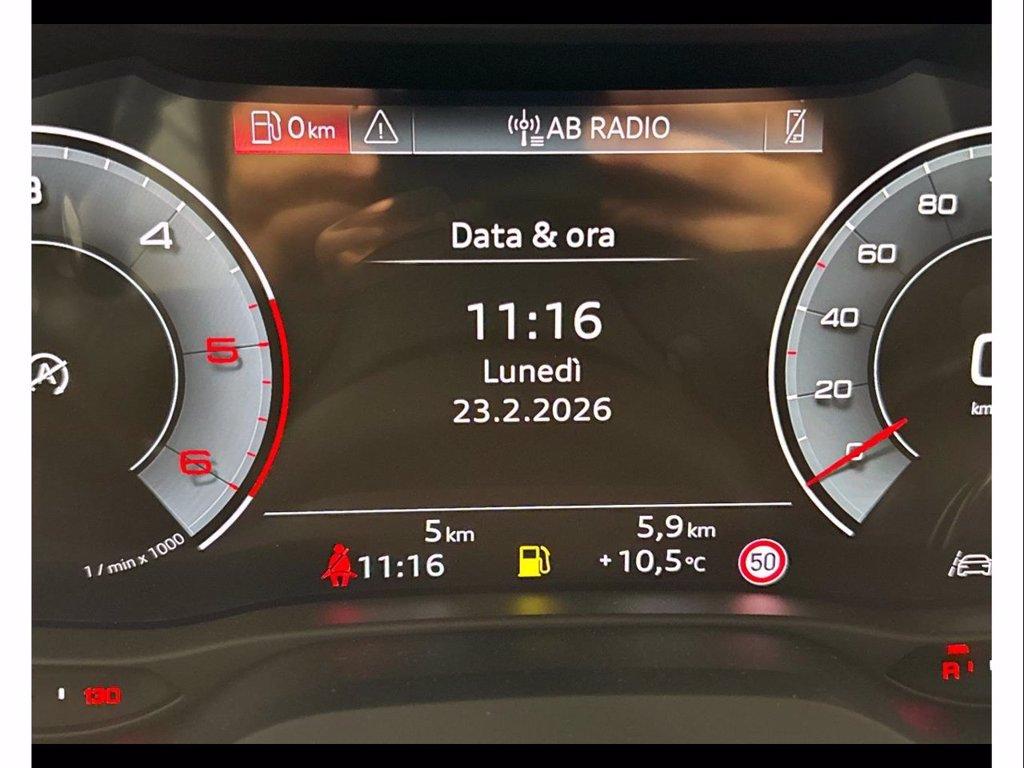 AUDI Q2 30 2.0 tdi identity black del 2025