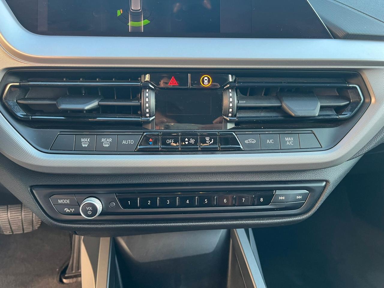 Bmw 116 116d 5p. Business Advantage