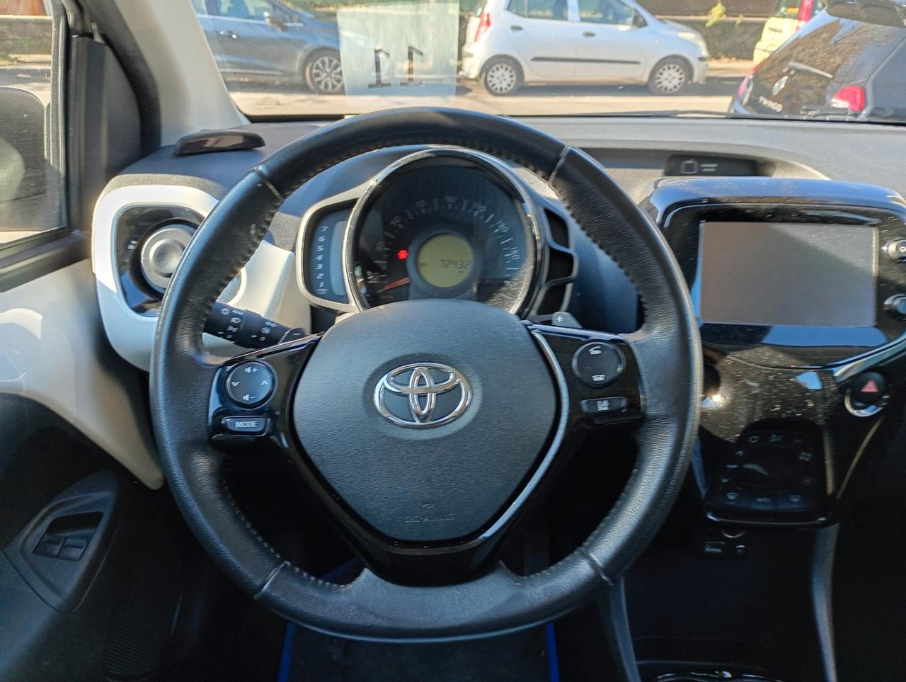 Toyota Aygo 1.0 VVT-i 69 CV 5 porte x-wave TSS MMT