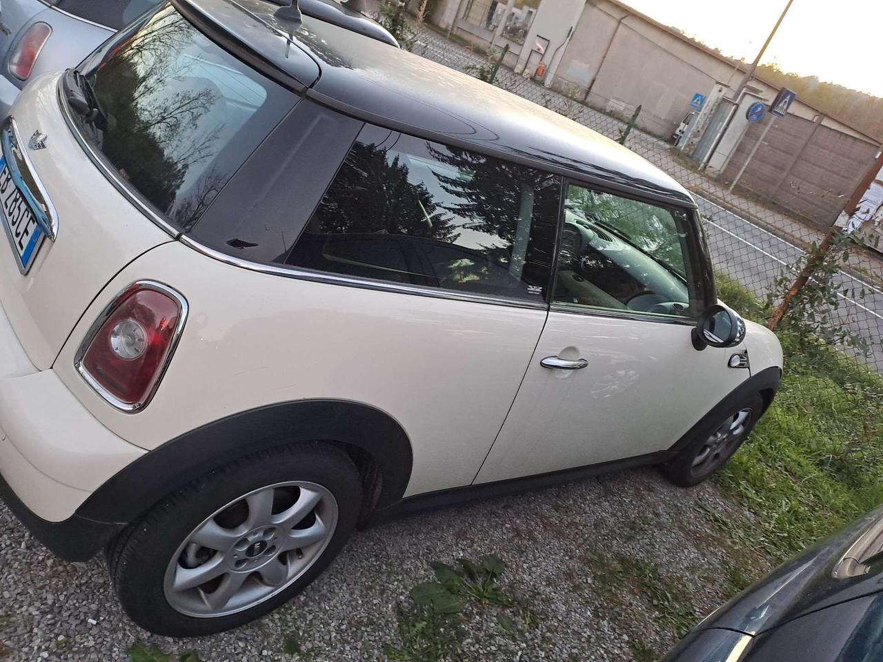 Mini Cooper 1.4 benzina Camden sportiva