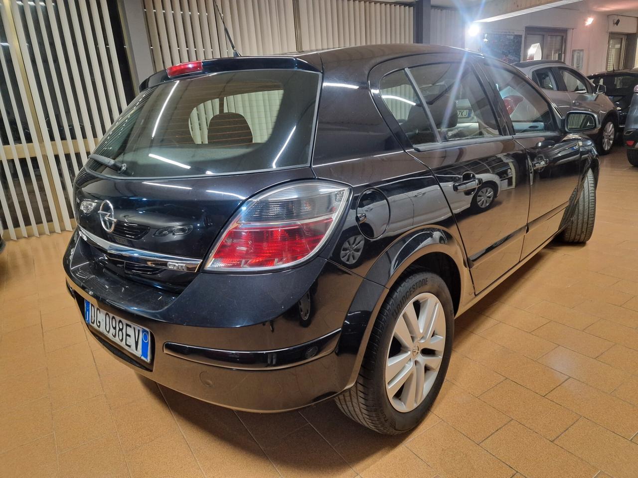 Opel Astra 1.3 CDTI 5 porte Enjoy, 97 mila chilometri