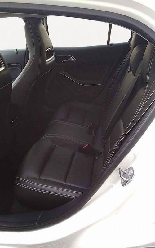 Mercedes-Benz GLA GLA 200 d Night Edition auto