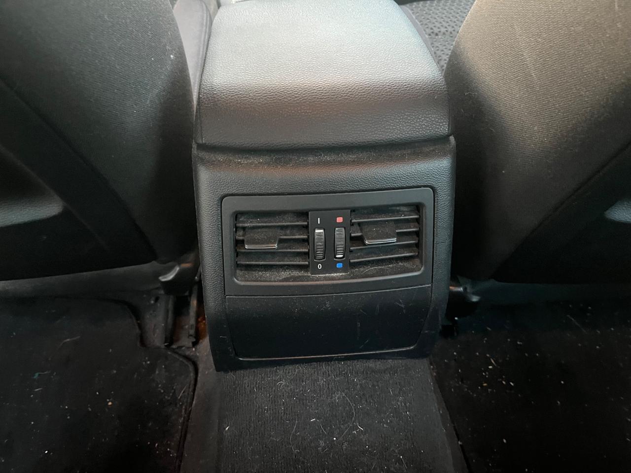 Bmw 318 318d 2.0 143CV cat MSport 2012