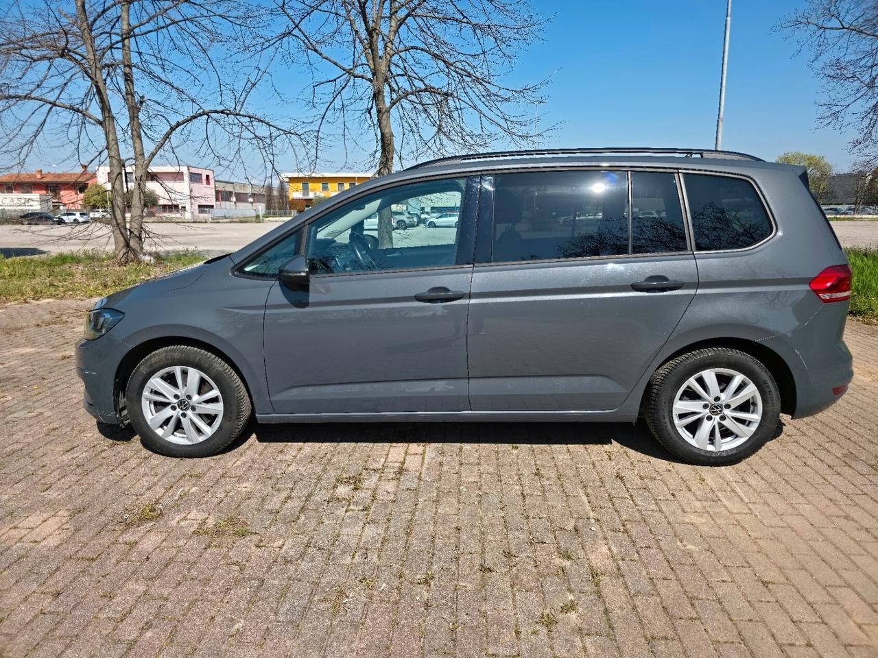 Volkswagen Touran 7 Posti 2.0 TDI 150 CV SCR DSG Executive BlueMotion Tech. TAGLIANDI UFFICIALI