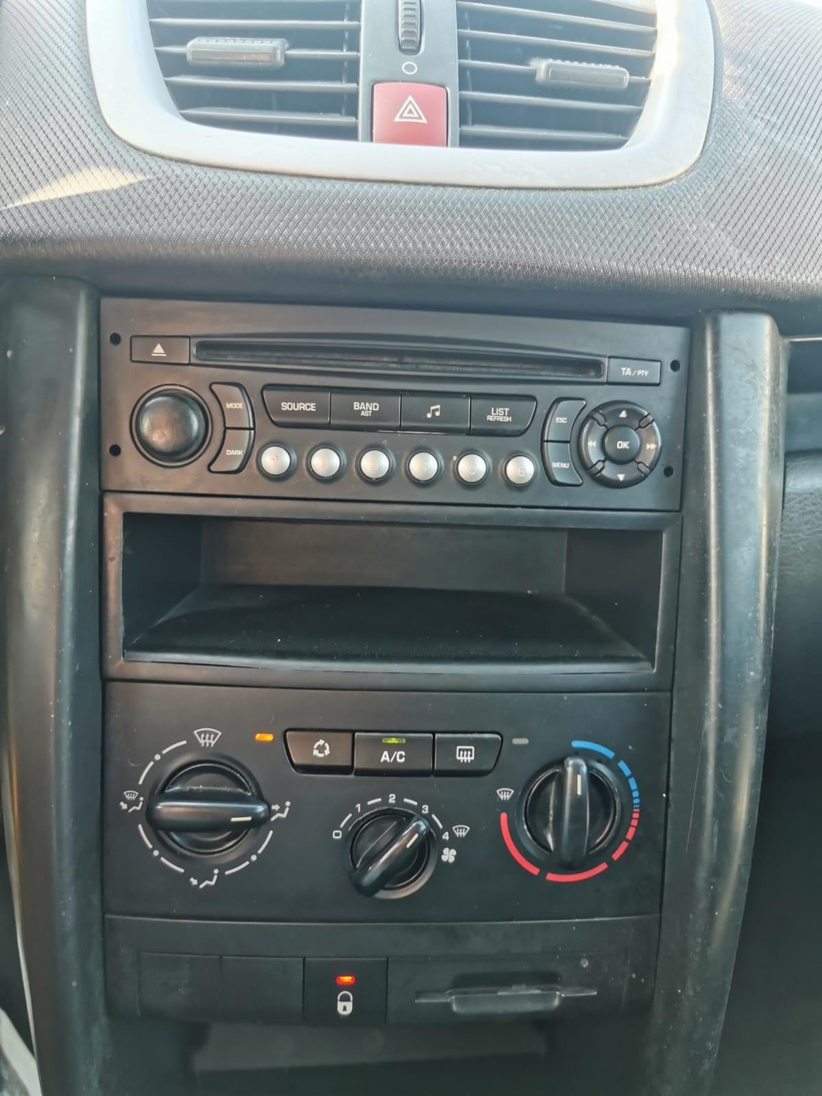 Peugeot 207 1.4 HDi 70CV 5p. ONE Line NEOPATENTATI
