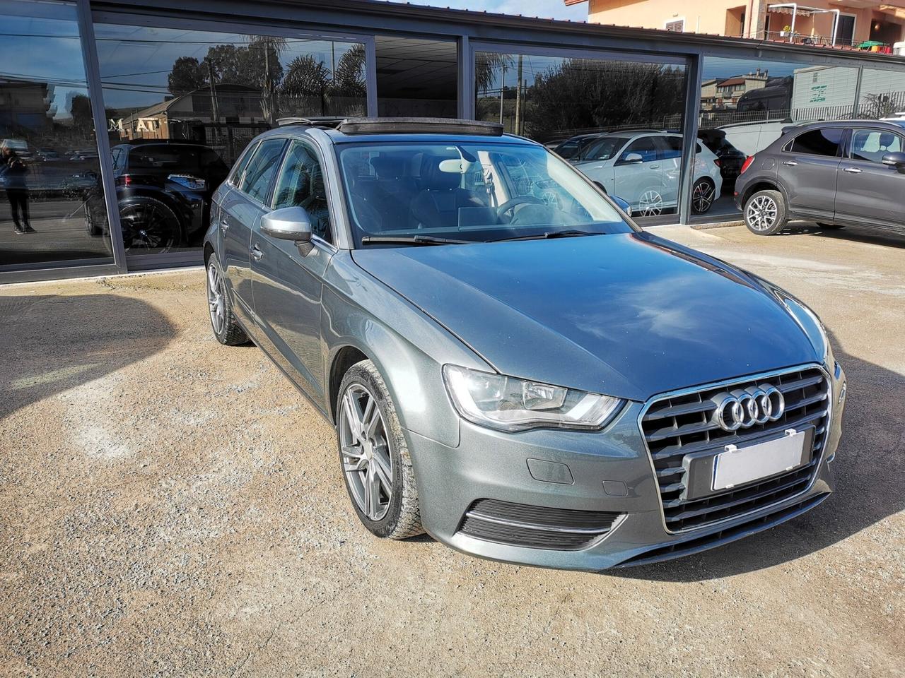 Audi A3 1.6 TDI Attraction 2014 TETTO-NAVI