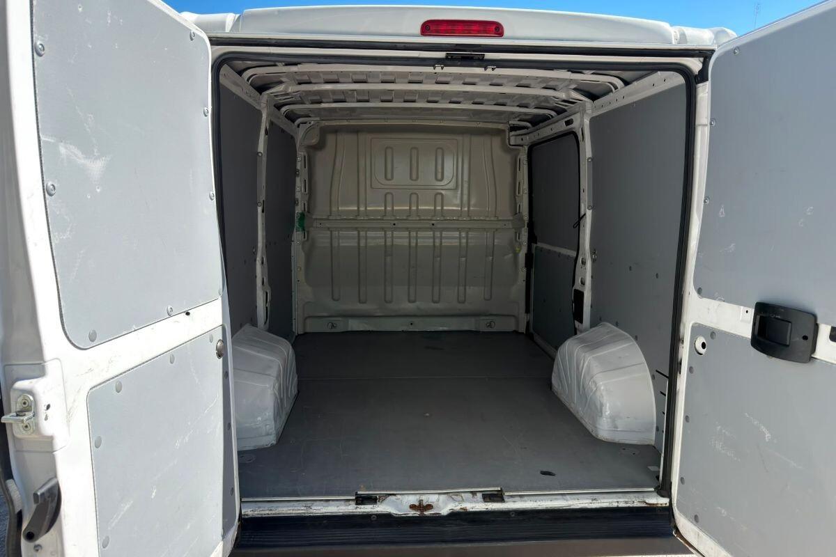 Peugeot Boxer 328 2.2 BlueHDi 120 S&S PC-TN Furgone