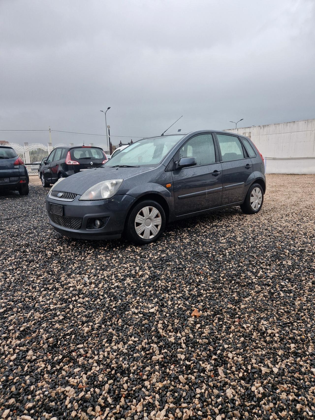 Ford Fiesta 1.2 16V 5p. Titanium 130000km