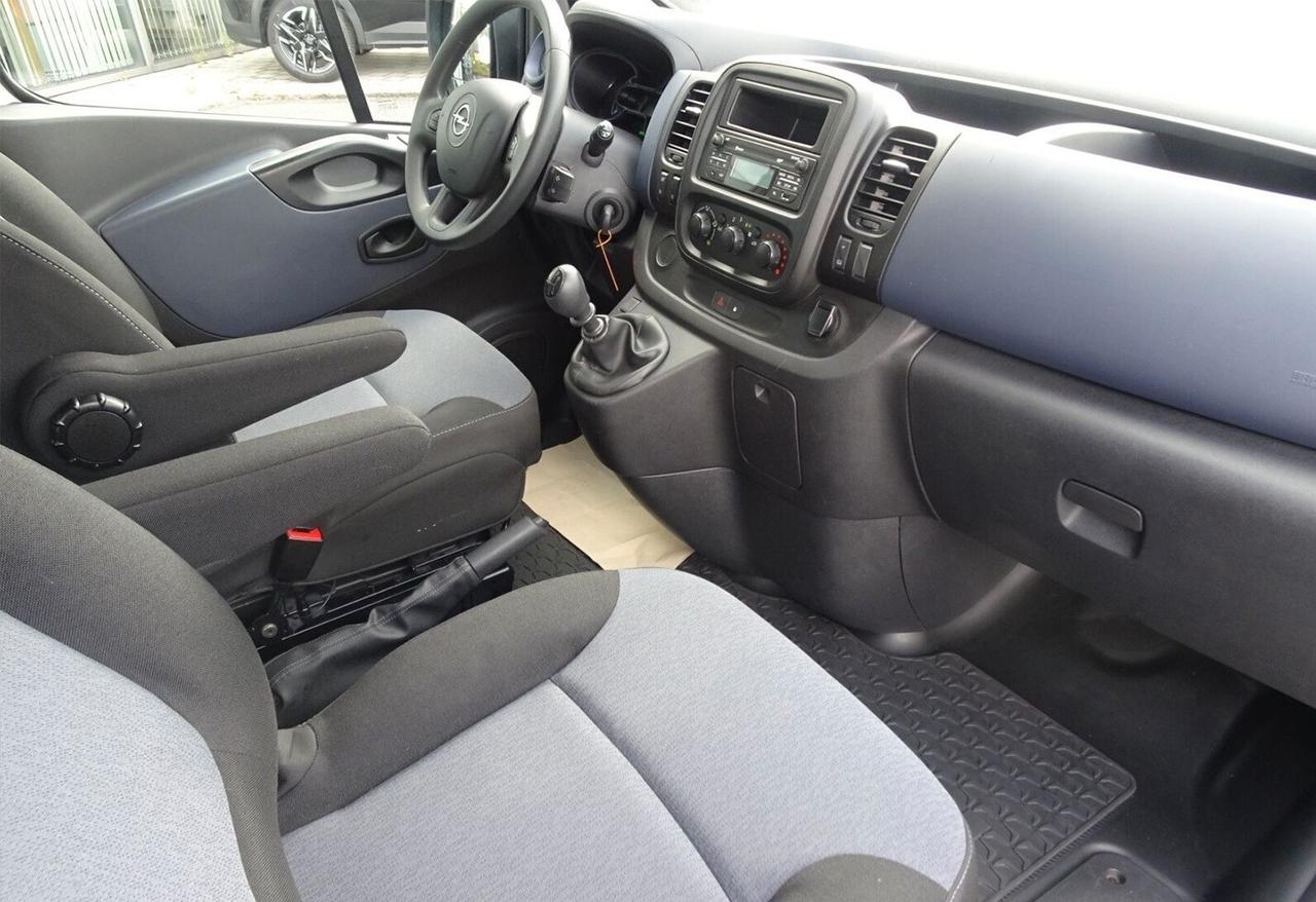 Opel Vivaro Combi 8 posti
