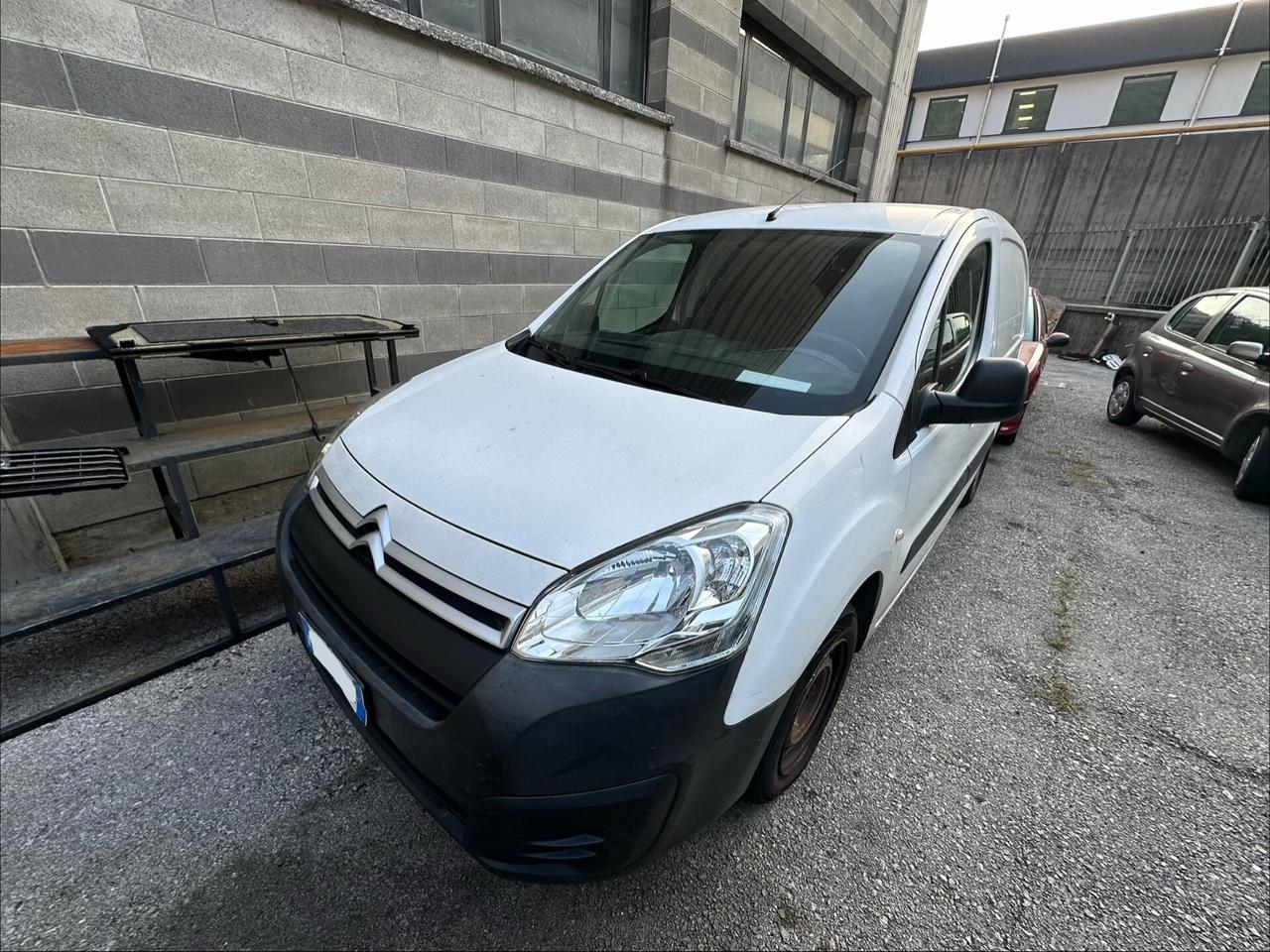 Citroen Berlingo EURO 6B-TESTATA DA SISTEMARE