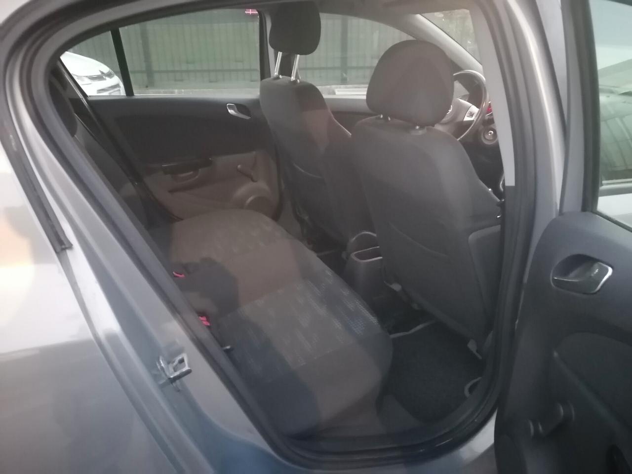 OPEL CORSA 1.2 5 Porte Club 63KW 2011
