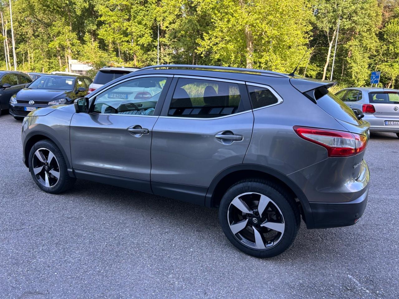 Nissan Qashqai 1.6 dCi 2WD Visia ( Cambio automatico )