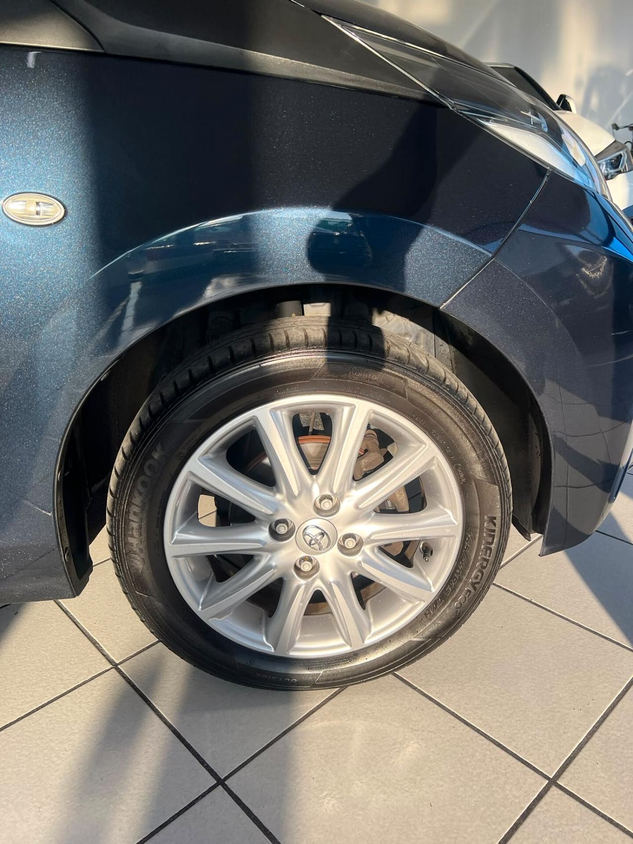 Toyota Aygo 1.0 VVT-i 69 CV 5 porte x-clusiv