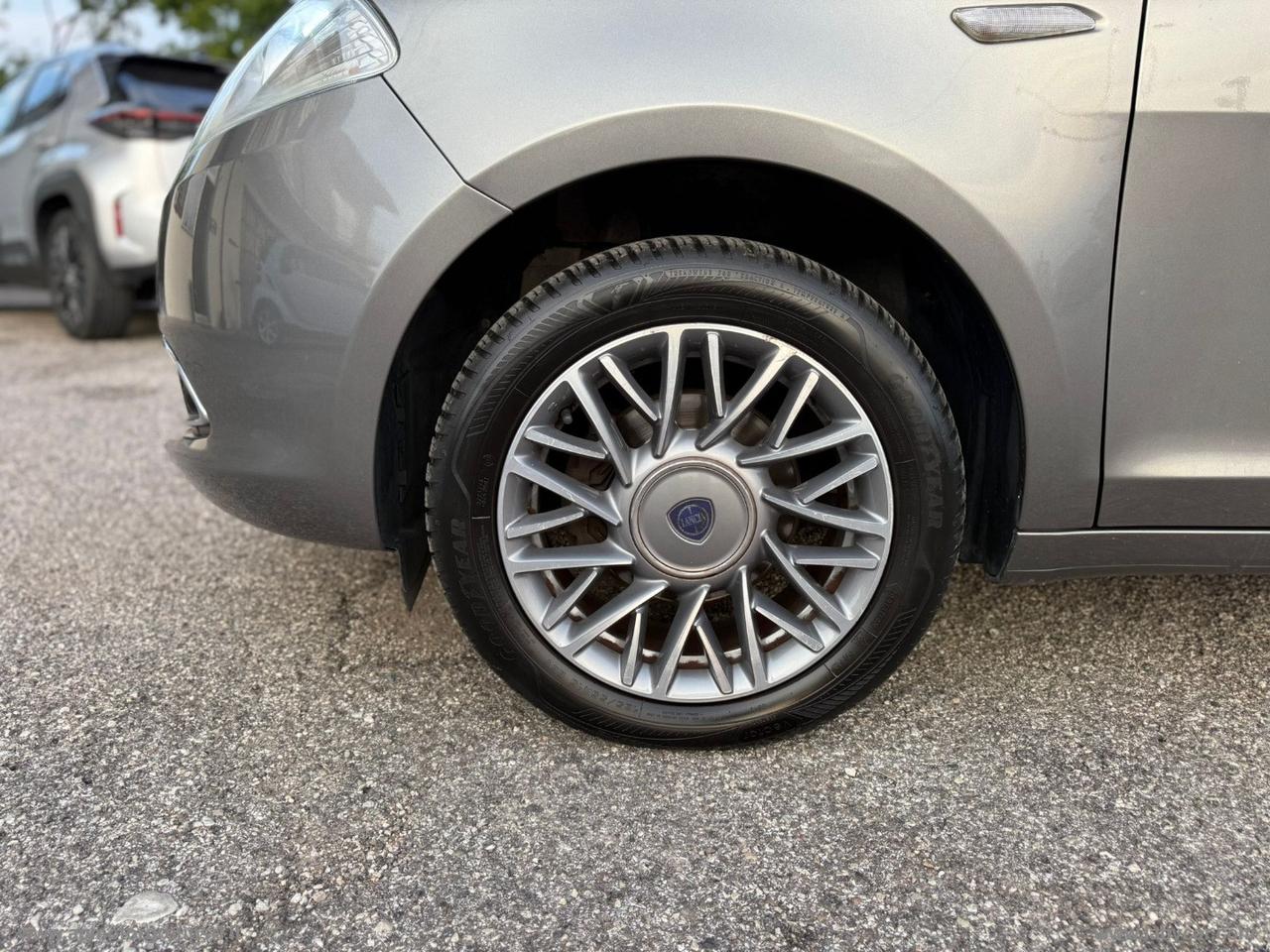 LANCIA Ypsilon 1.2 69 CV 5p. S&S Gold