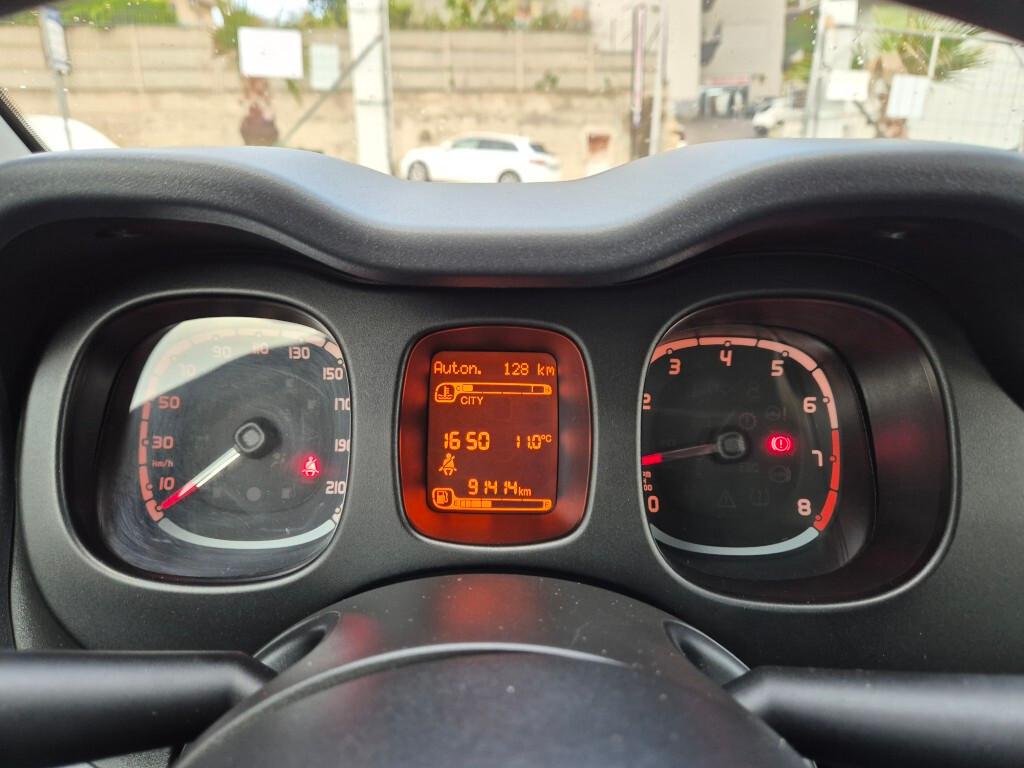 Fiat Panda 1.2 69CV COMANDI AL VOLANTE 5POSTI