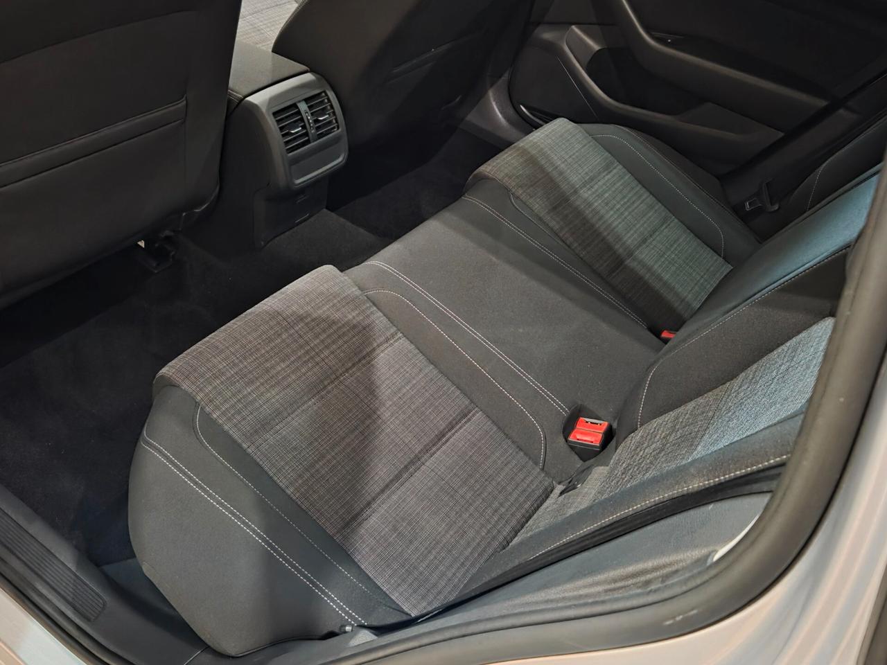 Volkswagen Passat Variant 2.0 TDI SCR EVO DSG Business