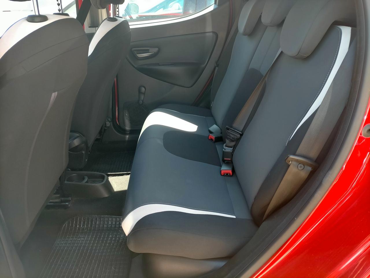 Lancia Ypsilon 1.2 69 CV 5 porte Silver
