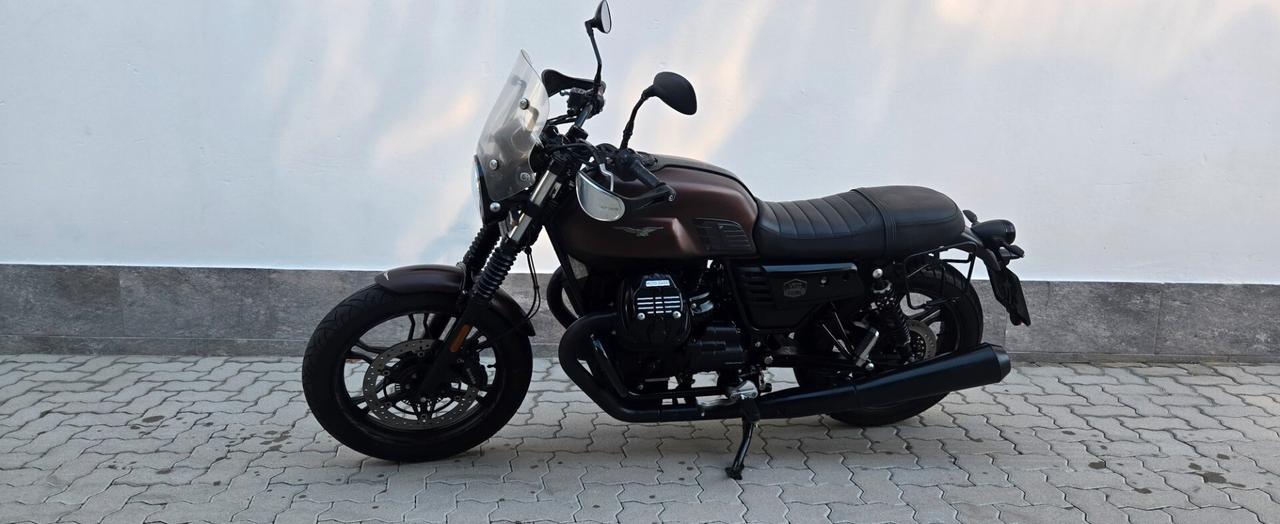 Moto Guzzi V7 ROUGH ABS