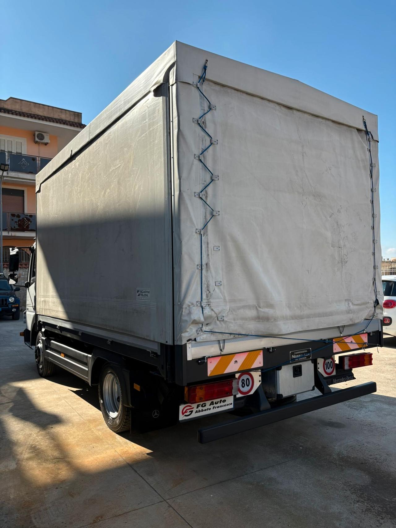 Mercedes Benz ATEGO 818 telonato 2014 130.000km