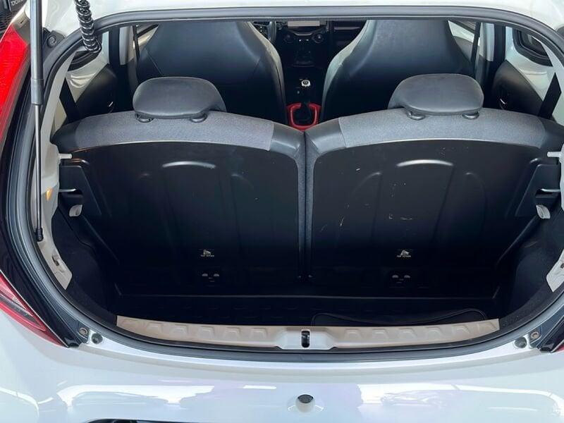 Toyota Aygo 004282 1.0 VVT-i 72 CV 5 porte x-wave orange