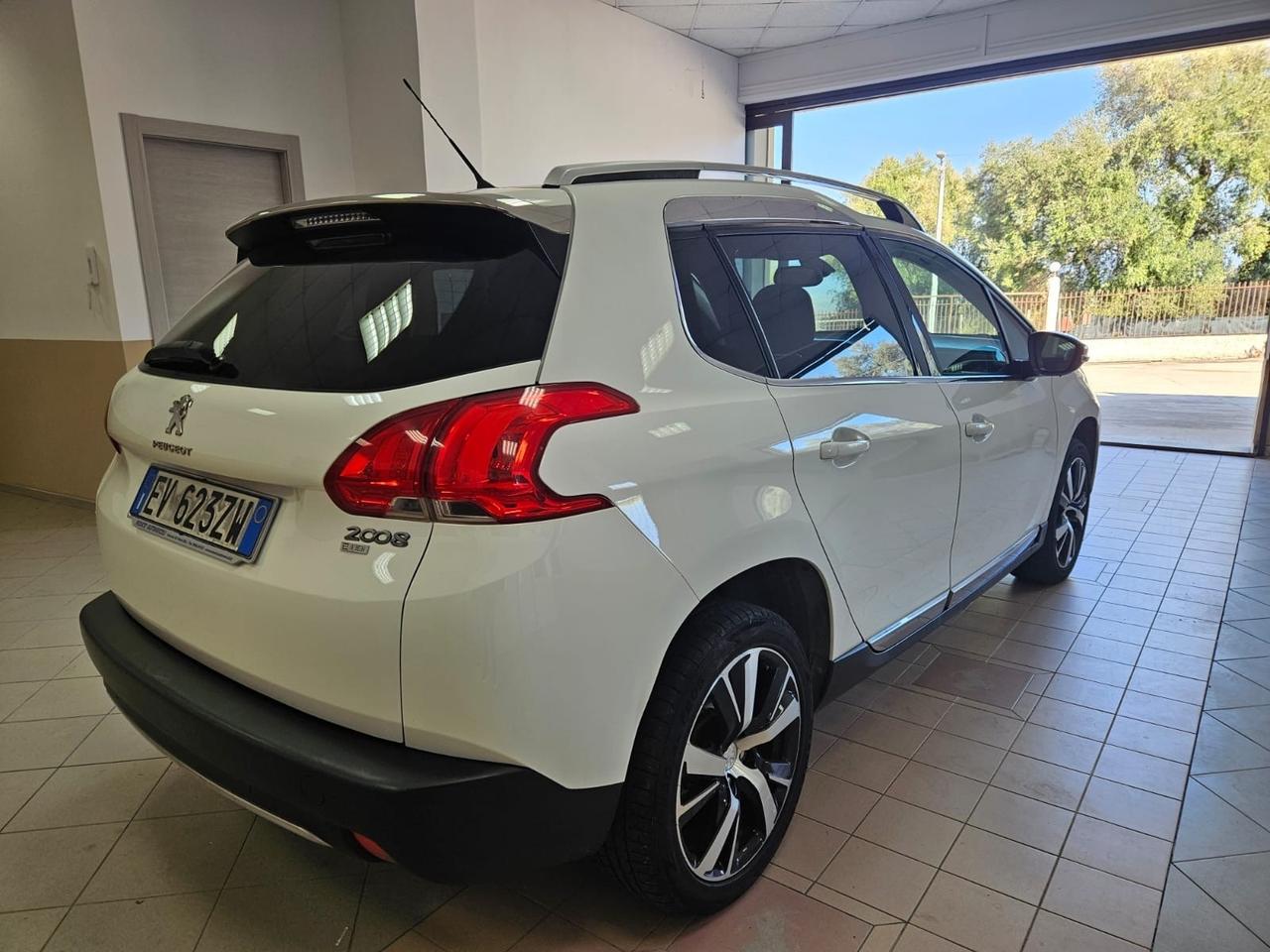 Peugeot 2008 1.6 e-HDi 115 CV Stop&Start Allure