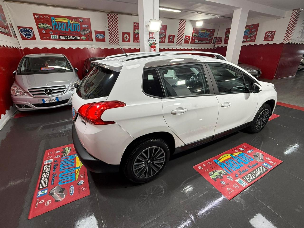 Peugeot 2008 1.2 82cv PureTech Allure - 2016