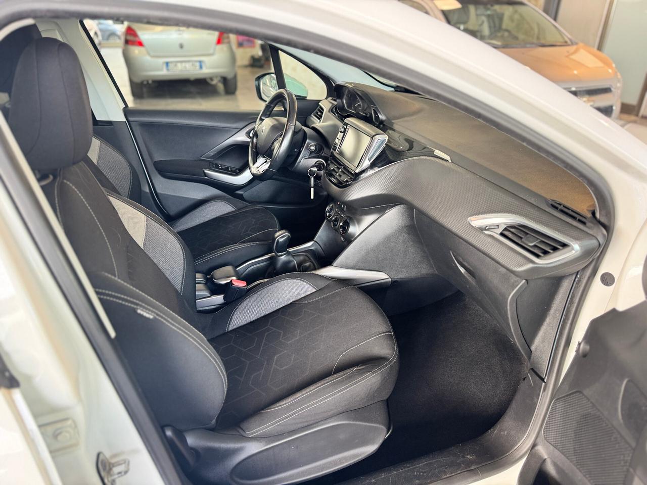 Peugeot 2008 BlueHDi 100 Allure