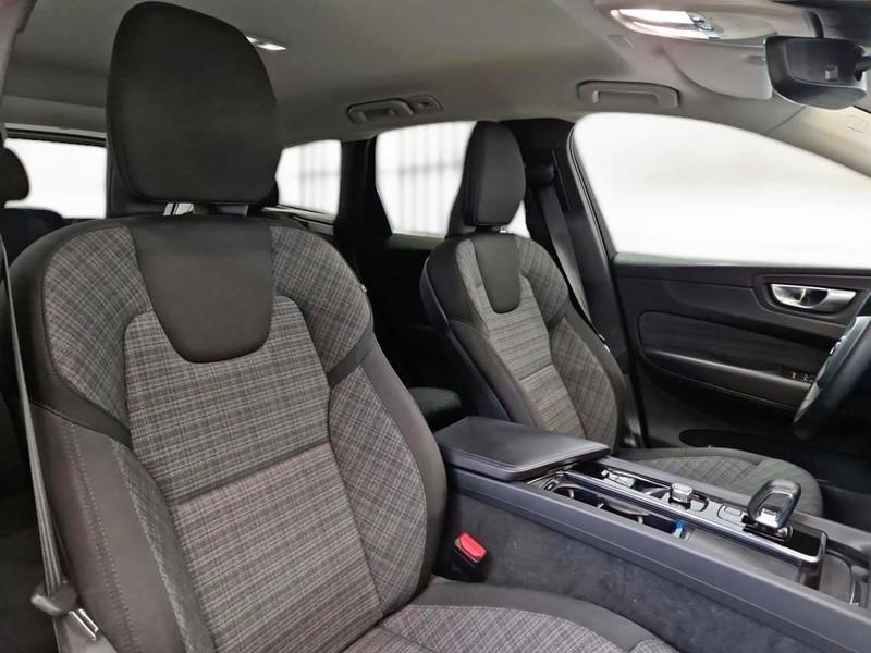 VOLVO XC60 B4 D AWD AUTOMATICO CORE SUV