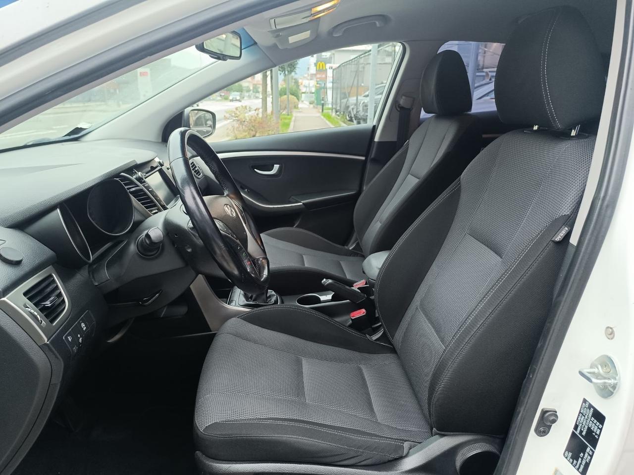 Hyundai i30 1.6 CRDi Business NAVIGATORE RETROCAMERA