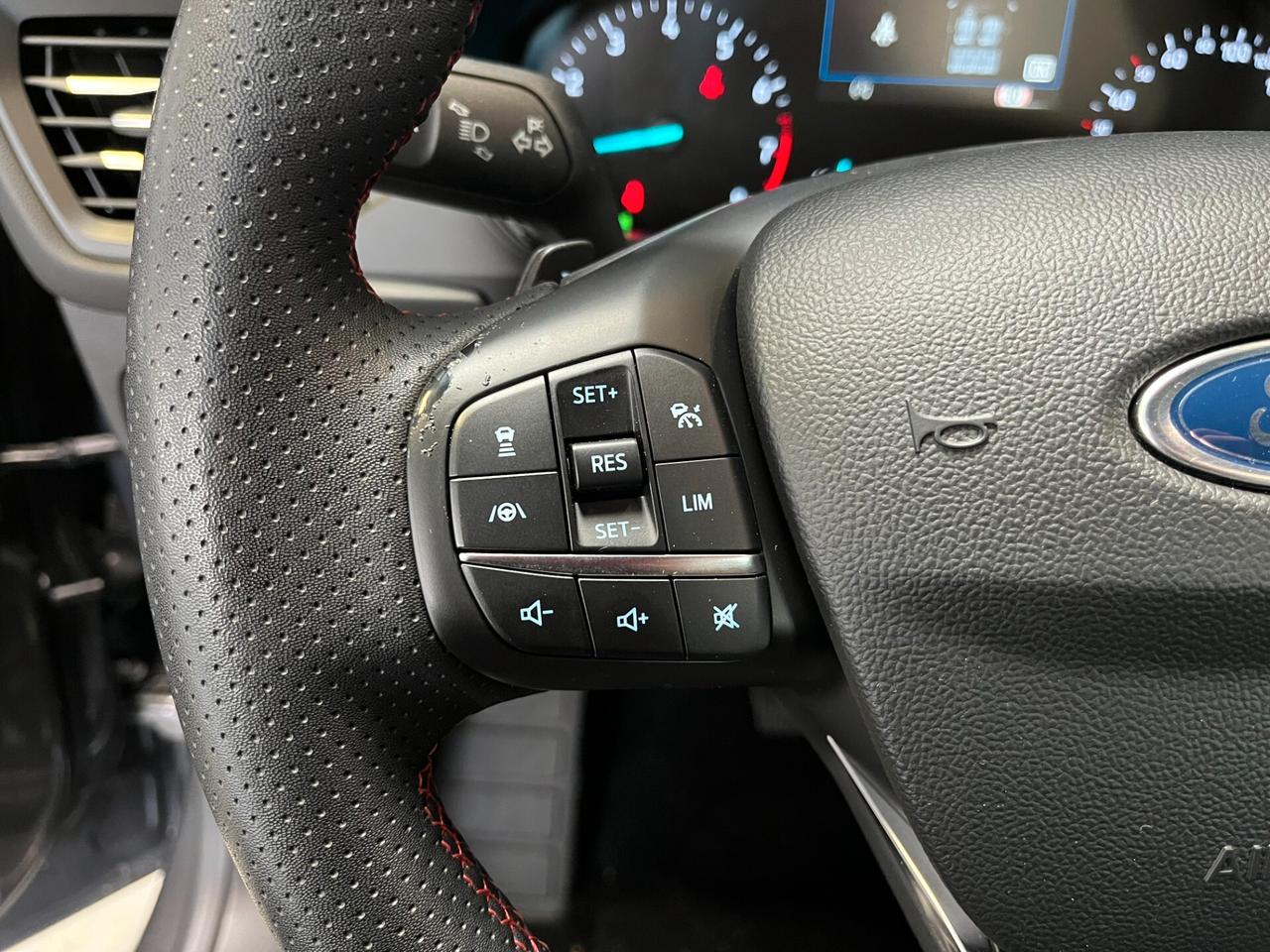 Ford Focus 1.0cc HYBRID 125cv ST-LINE C/AUTOMATICO