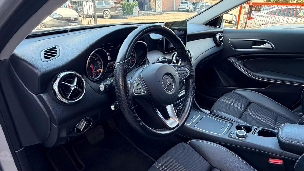 MERCEDES-BENZ GLA 180 1.6 PREMIUM 122CV - FULL LED