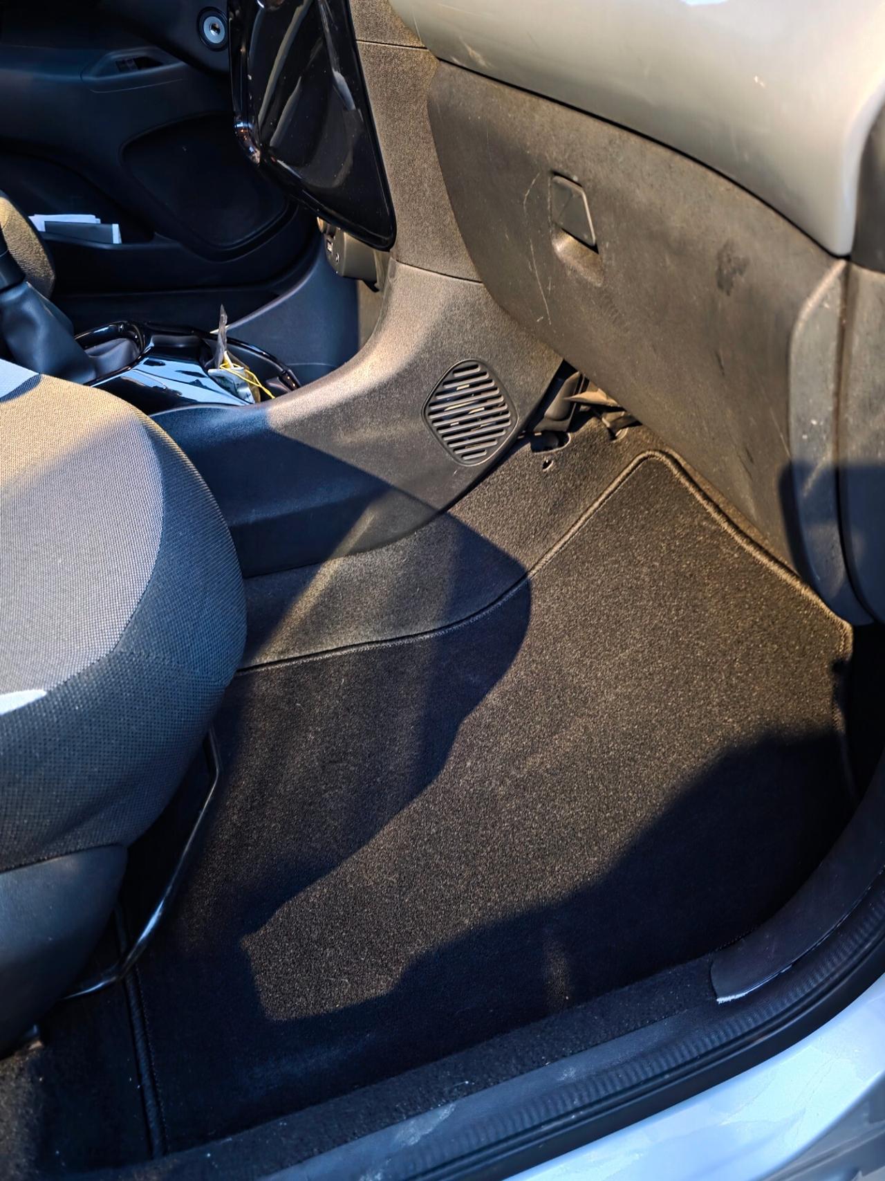 Toyota Aygo 1.0 VVT-i 69 CV 5 porte x-play