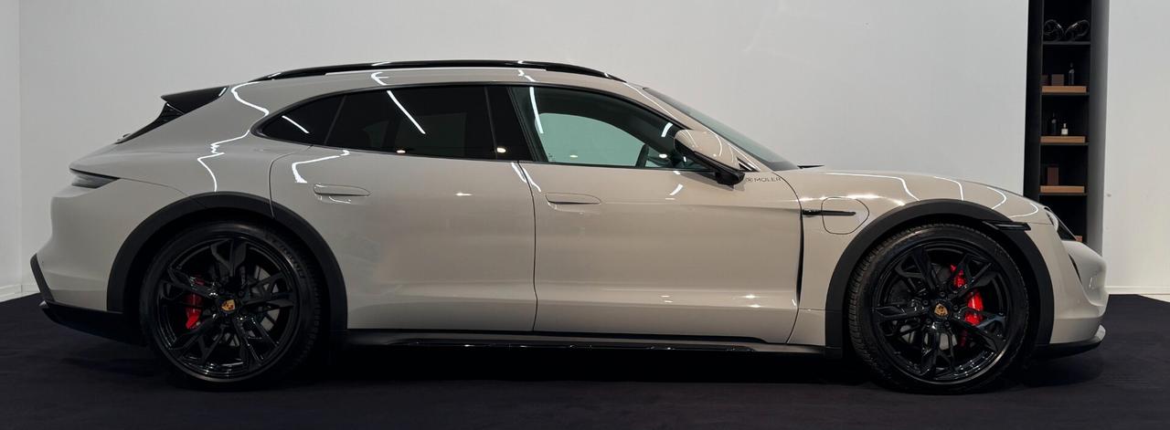 Porsche Taycan 4 Cross Turismo