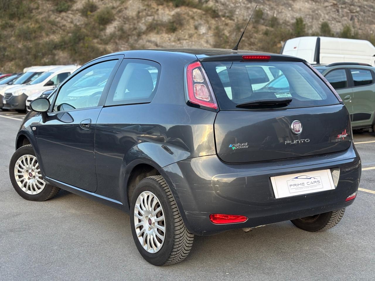 FIAT GRANDE PUNTO 1.4 BENZINA/METANO NEOPATENTATI 5 posti
